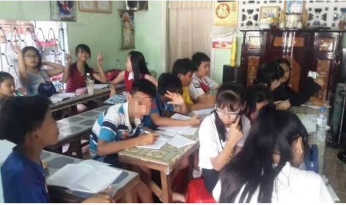 Kỳ lạ chương trình học ngày càng khó, học sinh lại toàn điểm 9, 10-4