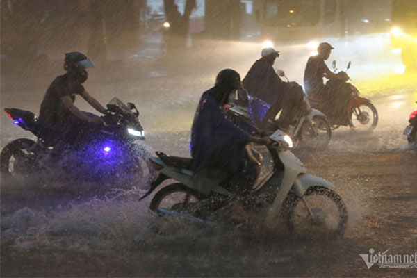 Hà Nội và TP.HCM chuẩn bị đón mưa giông mạnh-1