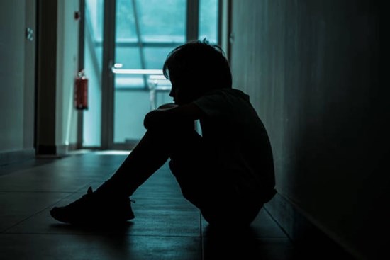 Mẹ già ân hận hết đời vì ép con học đến mức bị tâm thần