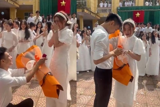 Nam sinh cầu hôn bạn gái trong ngày bế giảng lớp 12 gây sốt mạng