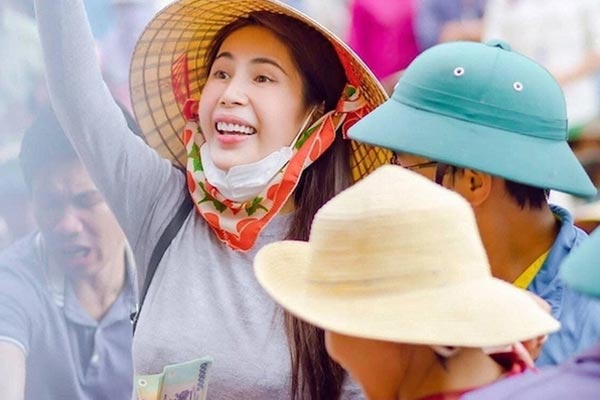 Ca sĩ Thủy Tiên đáp trả anti fan-4