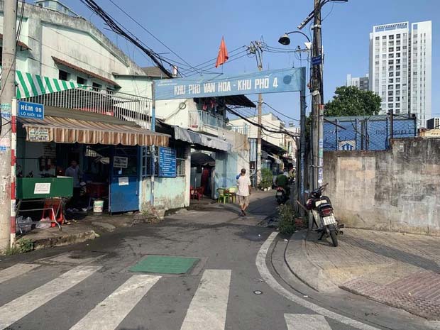 Vụ cháy nhà, 2 người thương vong ở TPHCM: Chỉ cõng được người vợ, không kịp cứu người chồng-1