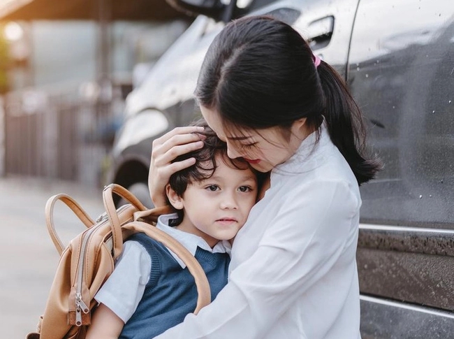Sự lo lắng thái quá của người mẹ: Con cái yếu đuối, khó tự lập từ đây mà ra-1