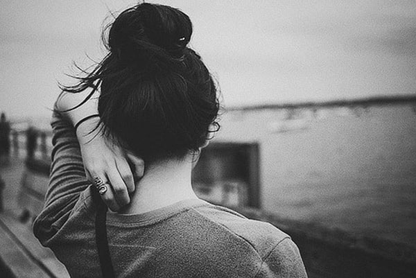 Tin nhắn từ người lạ và nỗi đau đớn hằn sâu tuổi thơ-1