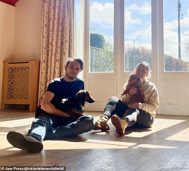 Tu sửa lại căn bếp, cặp đôi choáng váng với bí mật bên dưới-1