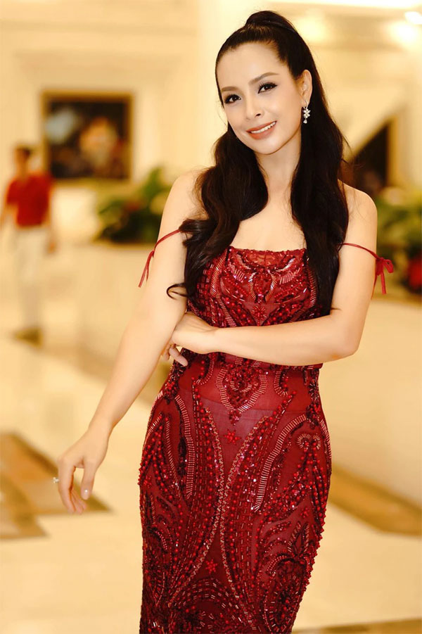 Cựu mẫu Thúy Hằng: Tôi có 1 điều hối hận lớn, mong các cha mẹ dù bận nhưng hãy quan tâm tới con-2