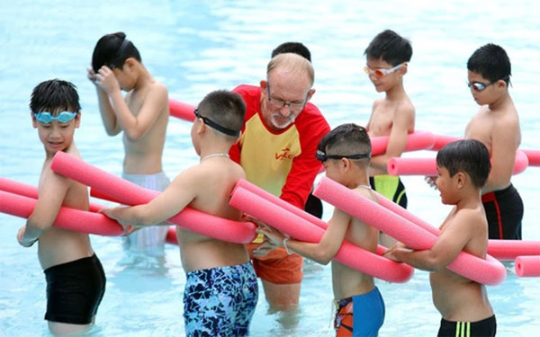 Những nguyên tắc an toàn khi cho trẻ đi bơi phụ huynh không nên bỏ qua-2