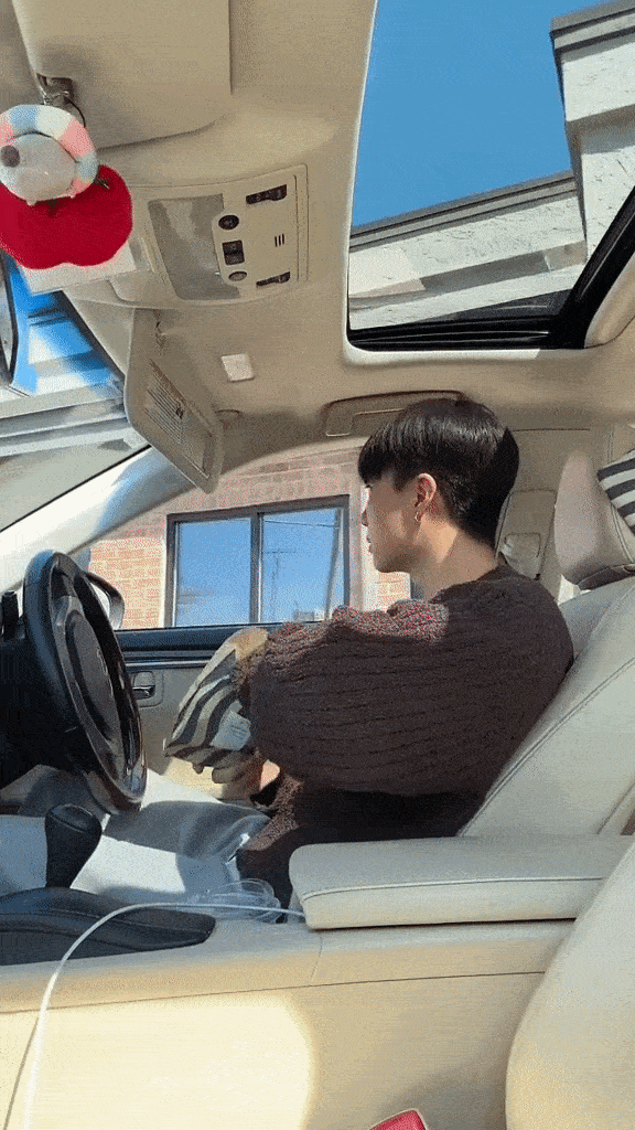 Quay lại cảnh lái xe đi mua cà phê bánh ngọt mỗi ngày, chàng trai bất ngờ gây bão-1