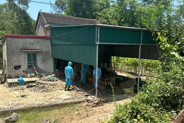 Thua chứng khoán, nữ thủ quỹ tham ô 450 triệu đồng rồi dựng hiện trường mất trộm-2