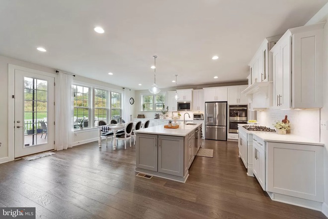 Mẹ Việt khoe nhà khiến dân tình mắt tròn mắt dẹt: Rộng 600m2 lại nằm giữa sân golf, ngắm nội thất mà mê mệt-19