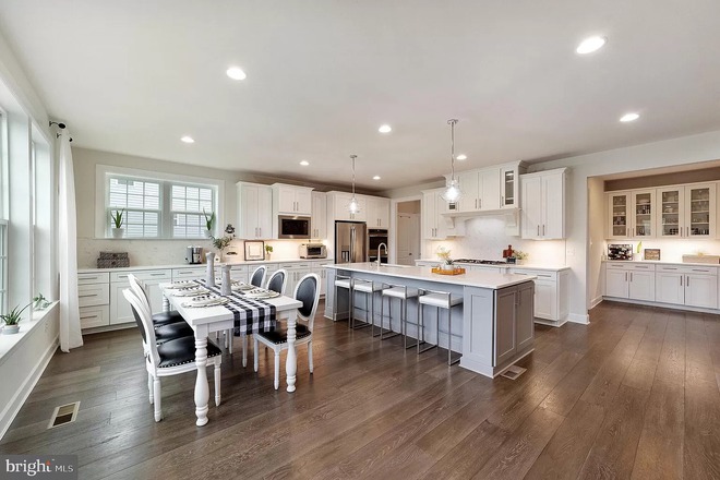 Mẹ Việt khoe nhà khiến dân tình mắt tròn mắt dẹt: Rộng 600m2 lại nằm giữa sân golf, ngắm nội thất mà mê mệt-20