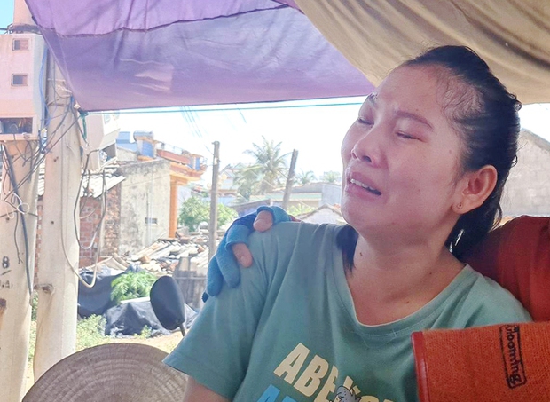 Vụ bé 4 tuổi vặn tay ga xe máy, 3 bà cháu tử vong: Người mẹ khóc ngất trong lễ tang-4