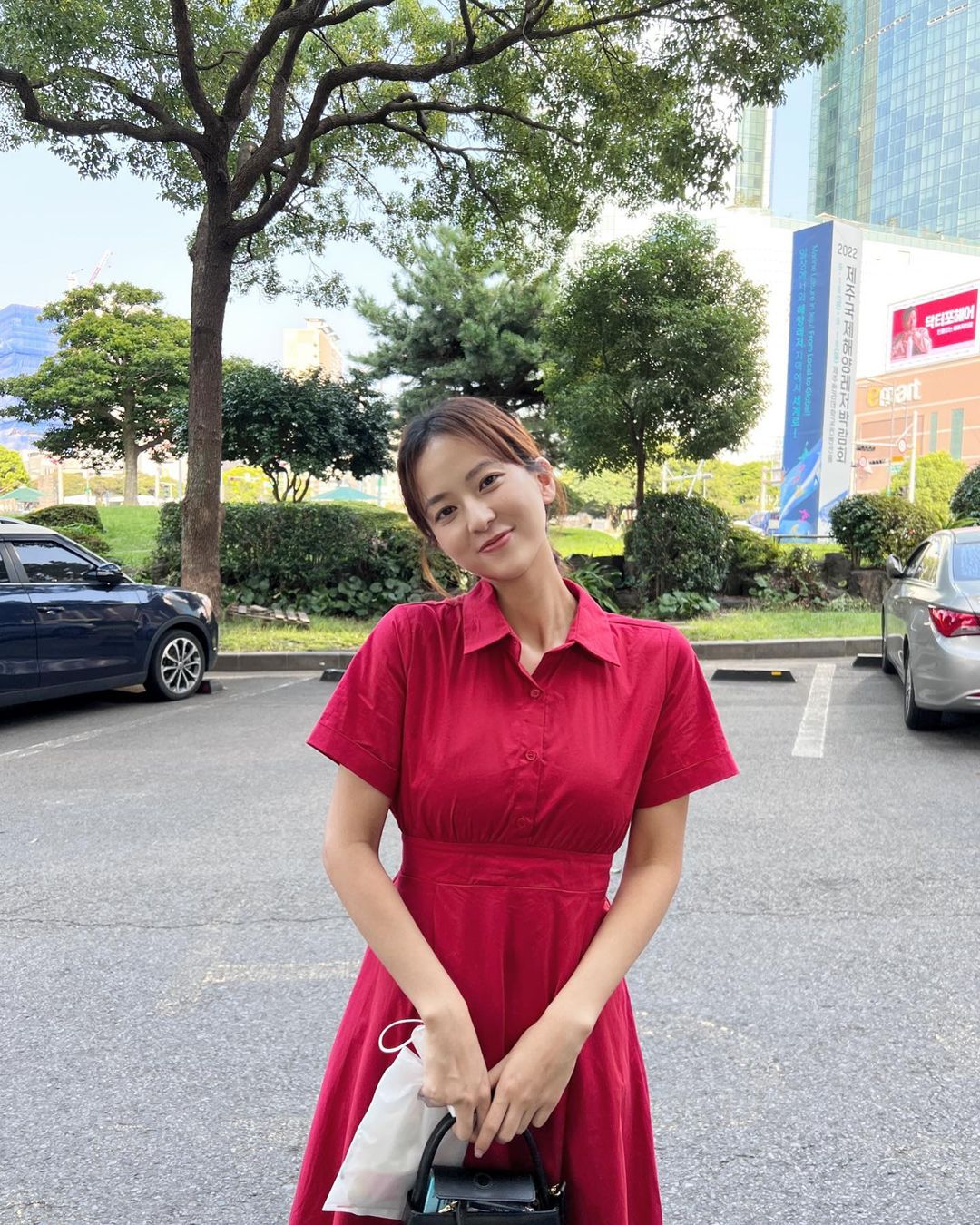 Học mẹ 1 con xứ Hàn lên đồ hack tuổi trẻ trung-6