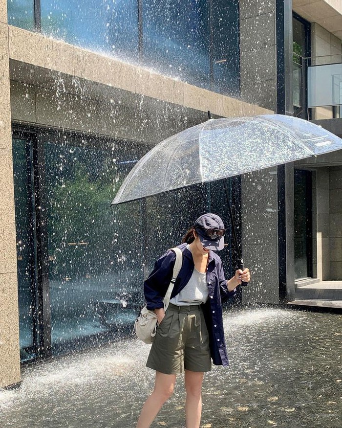 Học các blogger Hàn cách phối đồ layer xinh xắn giữa mùa hè-3