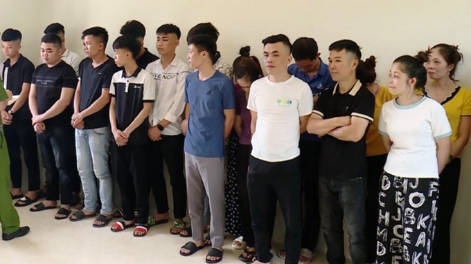 Lừa tuyển cộng tác viên bóc tỏi, cắt mác quần áo lương cao-1