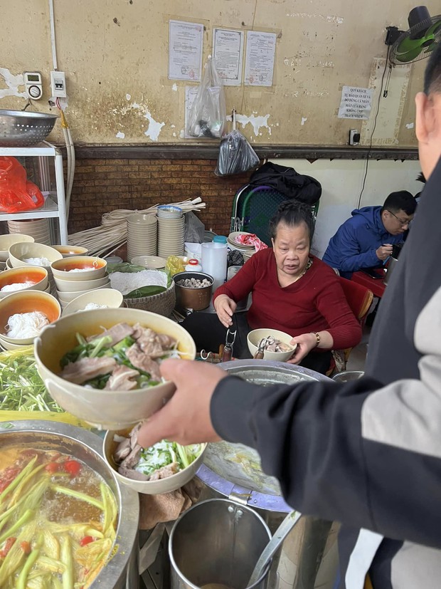 Những hàng bún ở Hà Nội từng xuất hiện trên CNN giờ như thế nào?-11