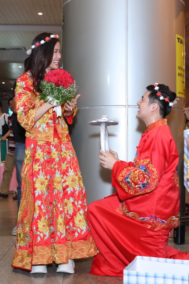 Cặp đôi Vbiz làm lễ cưới đặc biệt ngay tại sân bay, hôn nhân ra sao sau 14 năm gắn bó?-2