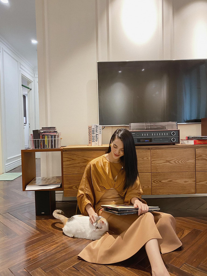 Căn nhà tối giản nhưng đẳng cấp của nữ người mẫu từng cưới trước khi tốt nghiệp cấp ba, sinh con khi còn tuổi teen-6