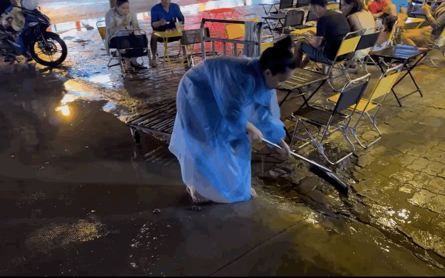Lê Dương Bảo Lâm lên tiếng về hành động để vợ làm việc giữa mưa-1