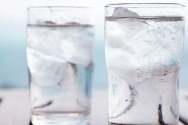 Uống nước đá trong mùa hè: Tưởng mát nhưng cực nhiều nguy hại-1