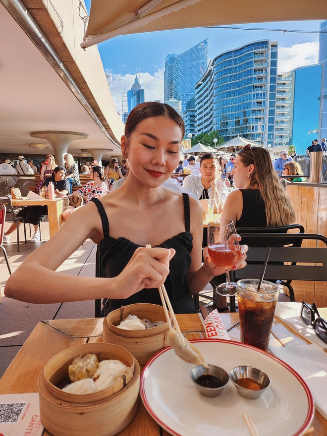 Hoa hậu đăng quang năm 19 tuổi vụt sáng thành siêu mẫu Việt: Sự nghiệp thăng hoa, sắp kết hôn-12