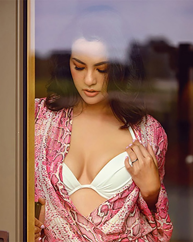 Dàn siêu mẫu đời đầu showbiz Việt: Gợi cảm lúc trẻ, bây giờ ra sao?-24