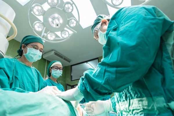 Qua đời oan uổng khi nhổ cùng lúc 12 cái răng nhưng không được bác sĩ cầm máu-1