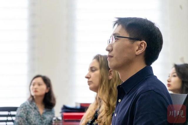 Cuộc hội ngộ đầy nước mắt sau 13 năm tìm kiếm ân nhân trong trận động đất kinh hoàng-8