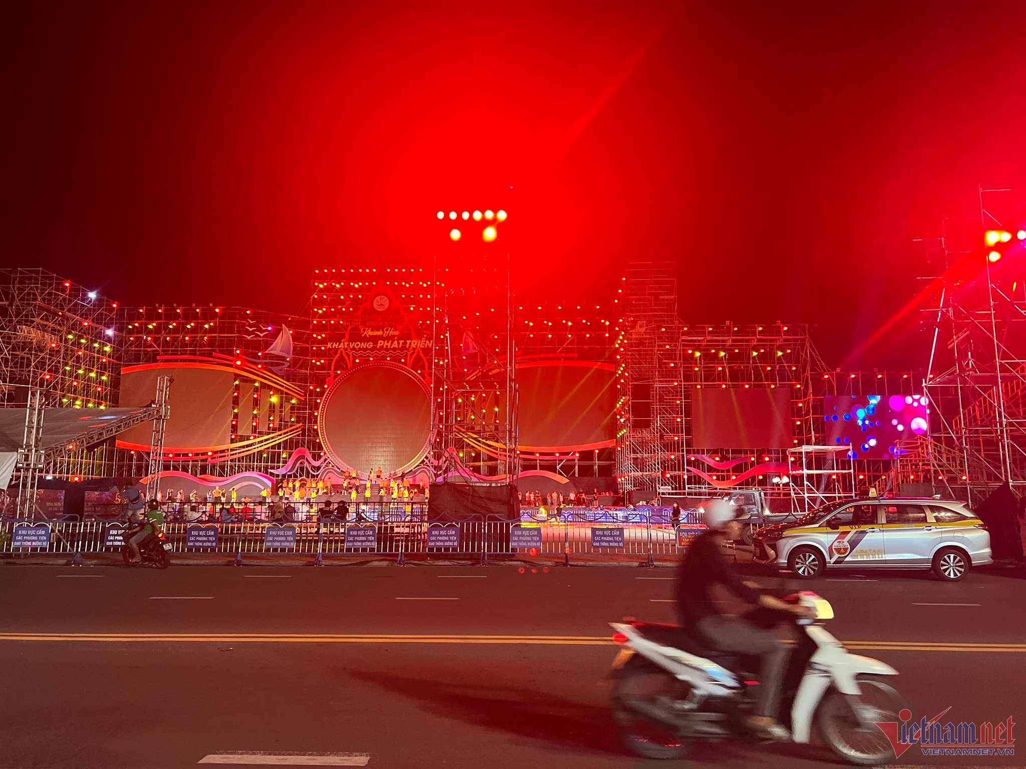 Đạo diễn truyền hình tử vong sau ngã từ khán đài Festival biển Nha Trang-1