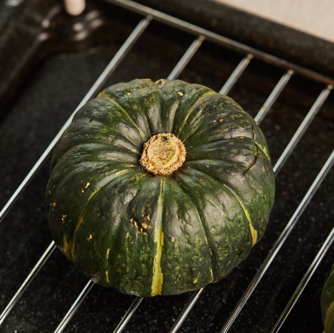 Bỏ túi công thức làm món bí đỏ non nướng ngọt mát thơm ngon-2