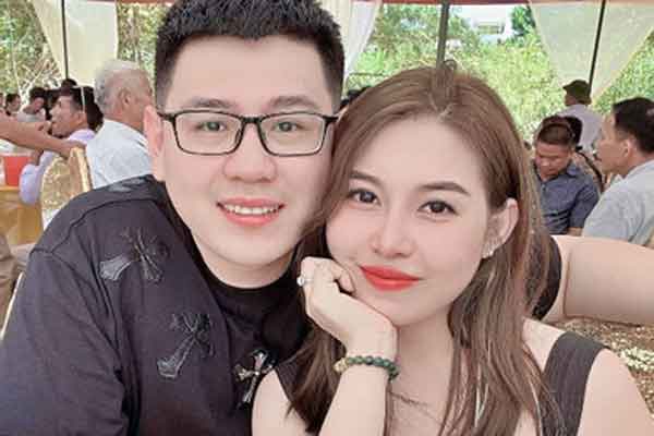 Chồng 70kg được vợ 43kg cõng suốt 8 năm: Cảm ơn em đã yêu thương anh-5