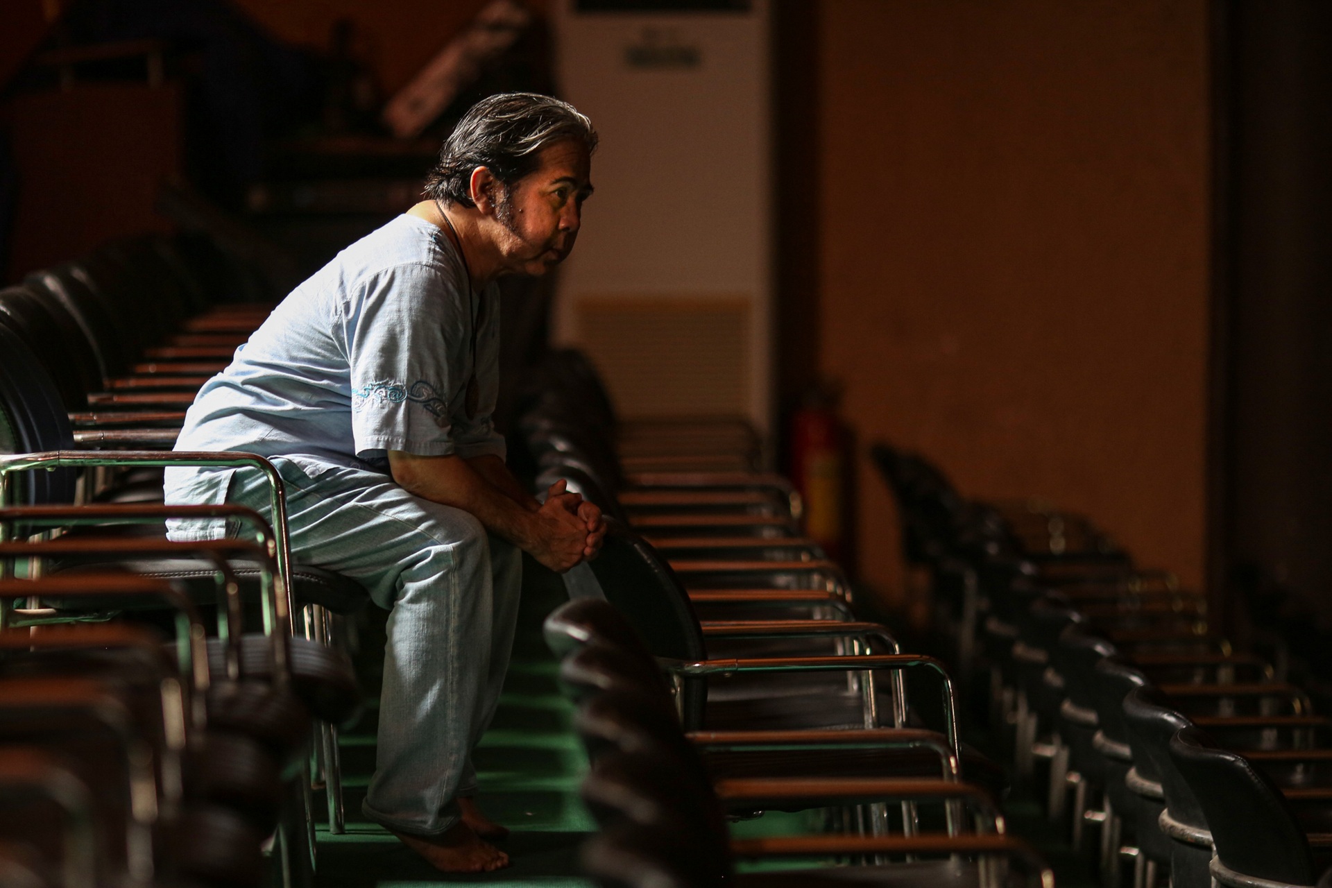 Bạch Long sau 56 năm rút ruột vì sân khấu, về già bữa đói bữa no-12