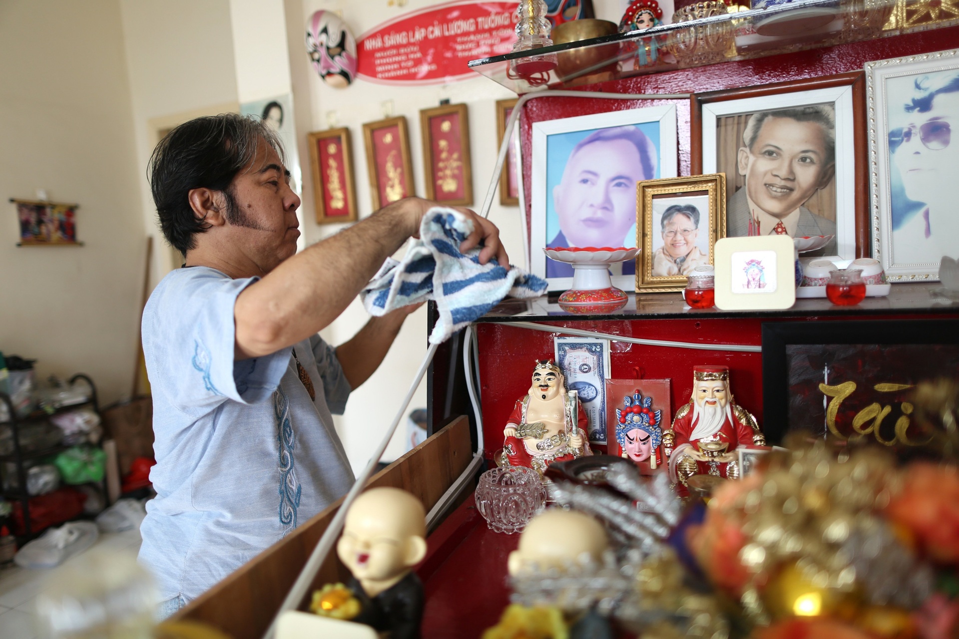 Bạch Long sau 56 năm rút ruột vì sân khấu, về già bữa đói bữa no-3