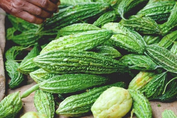 Người dân ngôi làng trường thọ nhất thế giới sống lâu trăm tuổi nhờ loại quả giá chỉ 20.000 đồng/kg ở chợ Việt-2