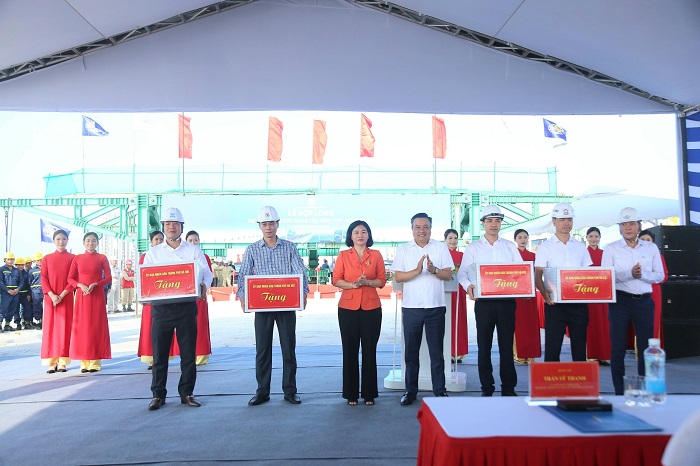 Hà Nội: Hợp long công trình cầu Vĩnh Tuy 2 vượt sông Hồng-1