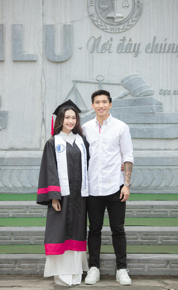 Đoàn Văn Hậu - Doãn Hải My sau 3 năm hẹn hò: Nhà trai mua xe Porsche gần 5 tỷ, nhà gái độc lập kinh tế-2