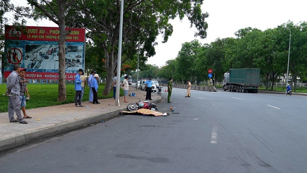 Sau tai nạn, người đàn ông tử vong, bị bỏ lại hiện trường-1