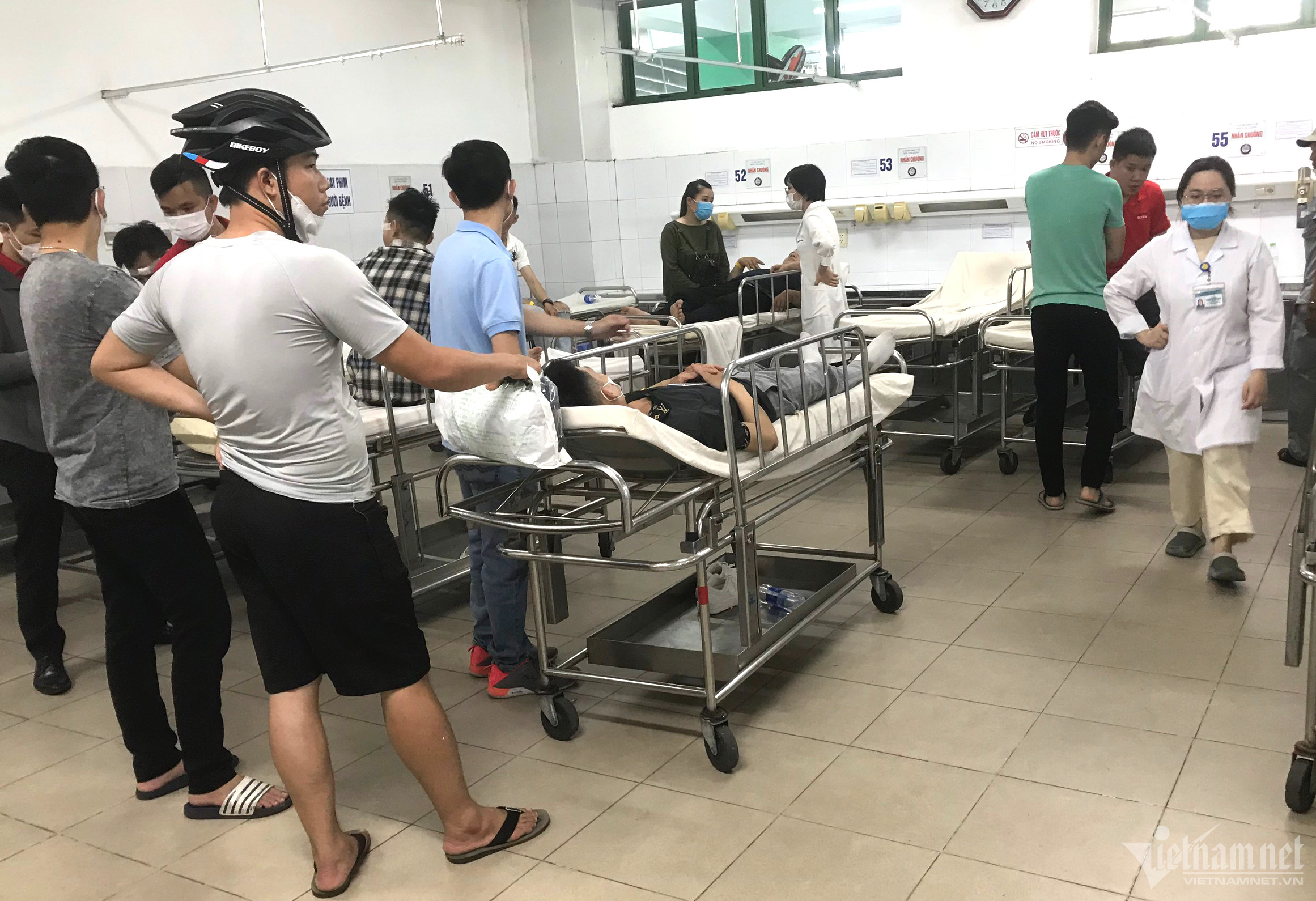 Vụ xe khách tông ô tô 16 chỗ: Cả đoàn gặp nạn khi đi đám cưới đồng nghiệp-2