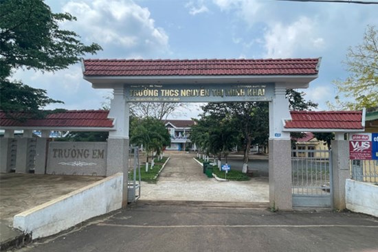 Tát học sinh bị phạt 3,7 triệu đồng: Cái giá đắt cho người thầy