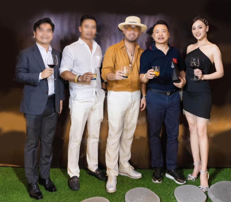 Dự tiệc hạng sang cùng Shark Bình, Phương Oanh được CĐM khen ra dáng phu nhân chủ tịch-1