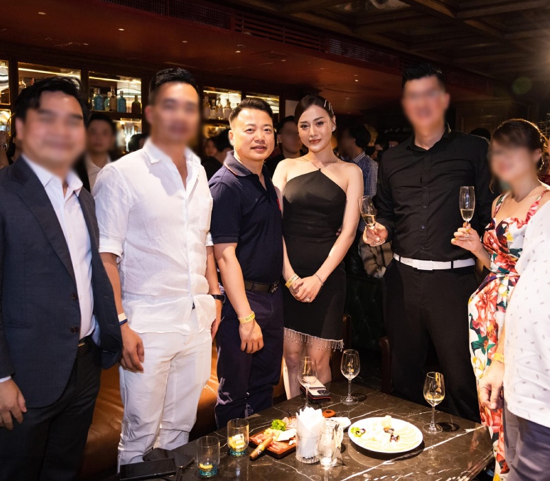 Dự tiệc hạng sang cùng Shark Bình, Phương Oanh được CĐM khen ra dáng phu nhân chủ tịch-2