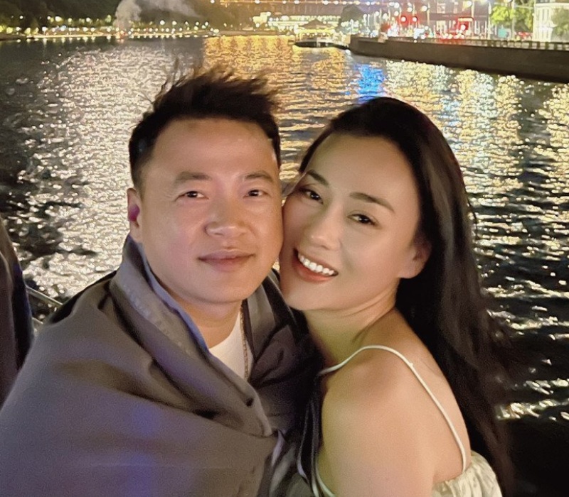 Dự tiệc hạng sang cùng Shark Bình, Phương Oanh được CĐM khen ra dáng phu nhân chủ tịch-11