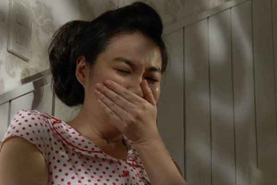 Nửa đêm chồng biến mất, tôi cay đắng chờ anh trước cửa nhà nghỉ