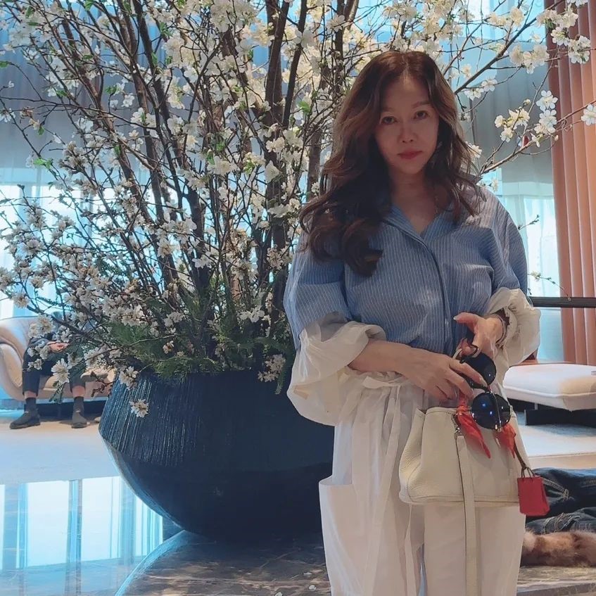 Bất ngờ với nhan sắc ngày trẻ của mẹ chồng Doctor Cha, mỹ nhân một thời đóng toàn bom tấn-6