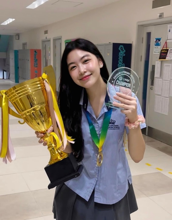 Con gái Quyền Linh giỏi toàn diện, quý tử nhà Jennifer Phạm tốt nghiệp thủ khoa-7