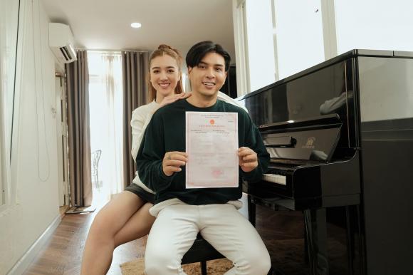 Kết hôn với bạn gái kém 17 tuổi, Hồ Quang Hiếu sống trong căn nhà 23 tỉ đồng đẹp như phim trường-1