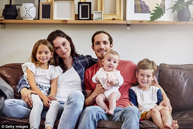 Cứu vãn hôn nhân bằng cách thường xuyên ngoại tình?-1