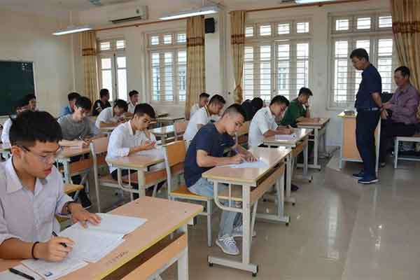 Chiếc lược ngà vào đề Văn thi lớp 10 trường chuyên Sư phạm-2