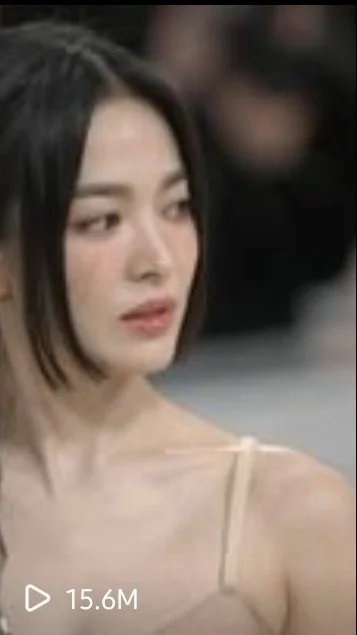 Song Hye Kyo lại bị gọi tên” khi Song Joong Ki đạt được điều này-2