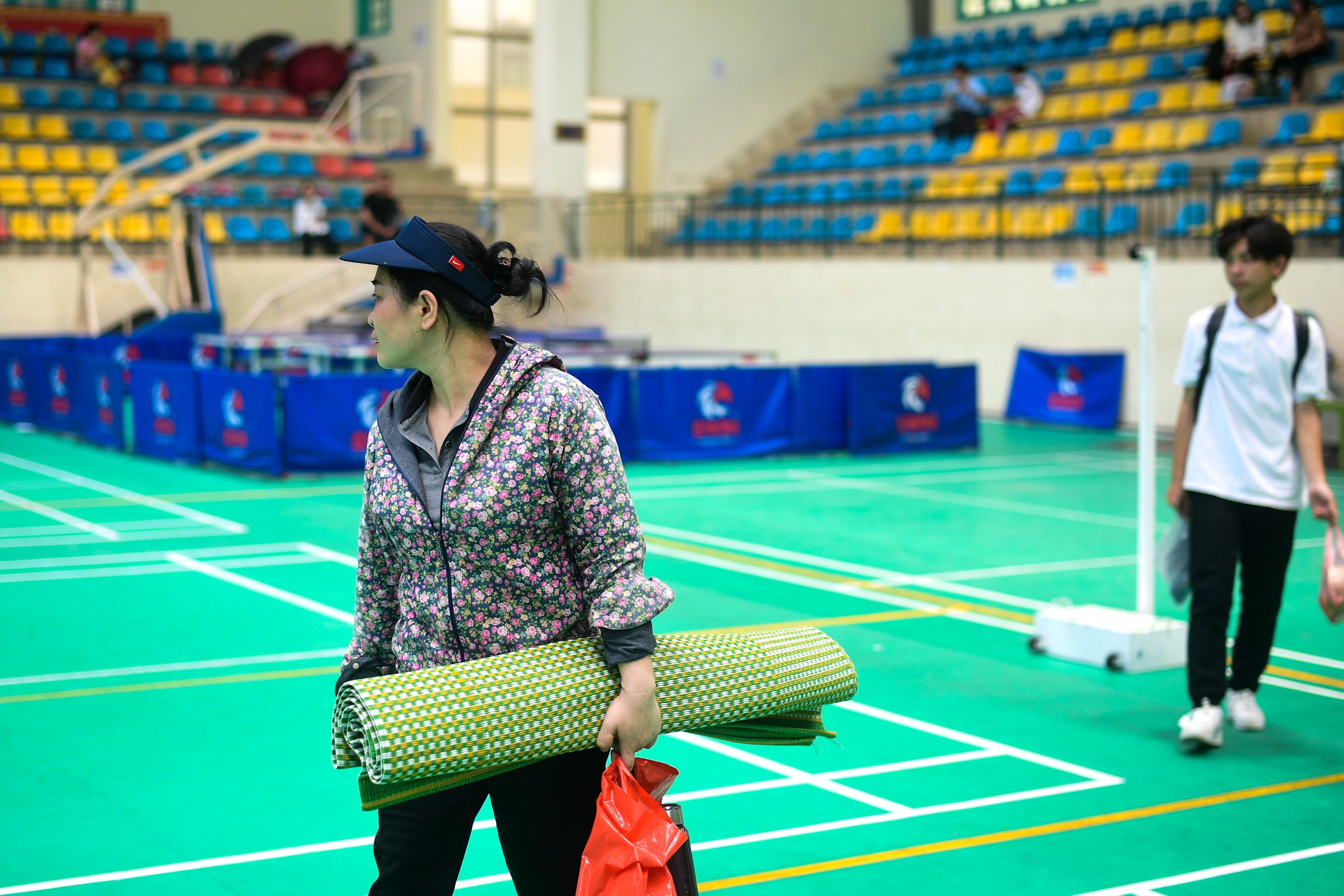 Bố đứng hàng giờ quạt cho con ngủ trưa sau môn thi lớp 10 chuyên đầu tiên-3